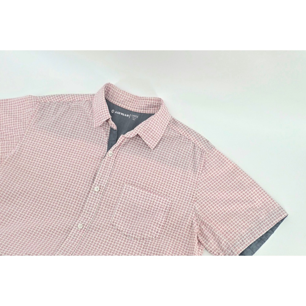 Airwalk Short Sleeve Button Down Shirt Mens Size Large Pink Paisley Preppy